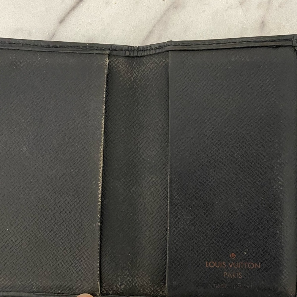 LV Epi Card Holder - Picture 13 of 16